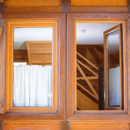 Etno Naselje Vrdnicka Kula - Fruske Terme Vrdnik