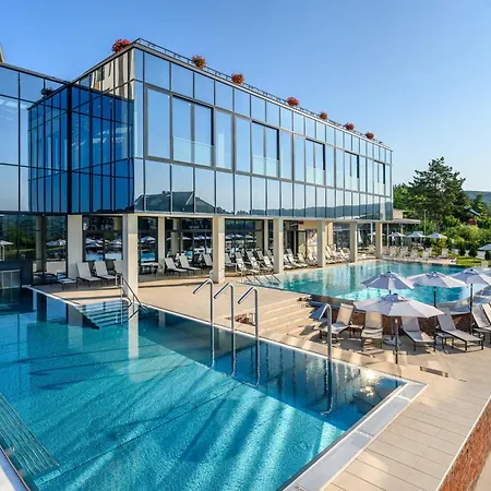 Etno Naselje Vrdnicka Kula Hotel 4*